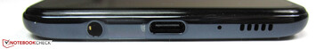 In basso: jack uffie da 3.5-mm, USB 2.0 Type-C, altoparlante