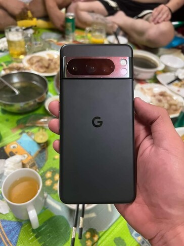 Il retro di Google Pixel 8 Pro (fonte: Facebook)