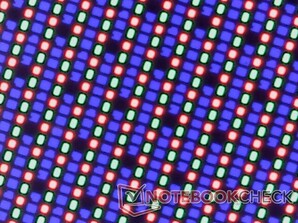 Array di subpixel nitido con problemi di granulosità minimi, eccellente uniformità di luminosità e assenza di retroilluminazione