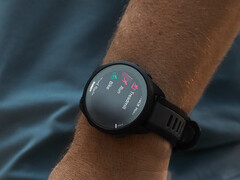 La versione beta 23.13 apporta dieci correzioni di bug a tutti gli smartwatch Forerunner più recenti, incluso il Forerunner 165. (Fonte: Garmin)