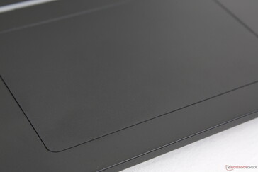 Il clickpad è di dimensioni ragionevoli, con un feedback cliccabile e soddisfacente quando viene premuto