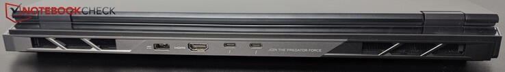 Posteriore: Alimentazione, HDMI, 2x USB-C TB 5