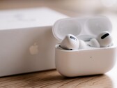 Gli AirPods Pro 2 potrebbero assomigliare più ai Beats Studio Buds che agli attuali AirPods Pro. (Fonte: David Levêque)