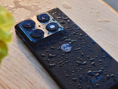 Il Razr Fold in uno dei due colori di lancio.