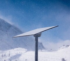 Un ricevitore Starlink in condizioni di neve (Fonte: SpaceX)