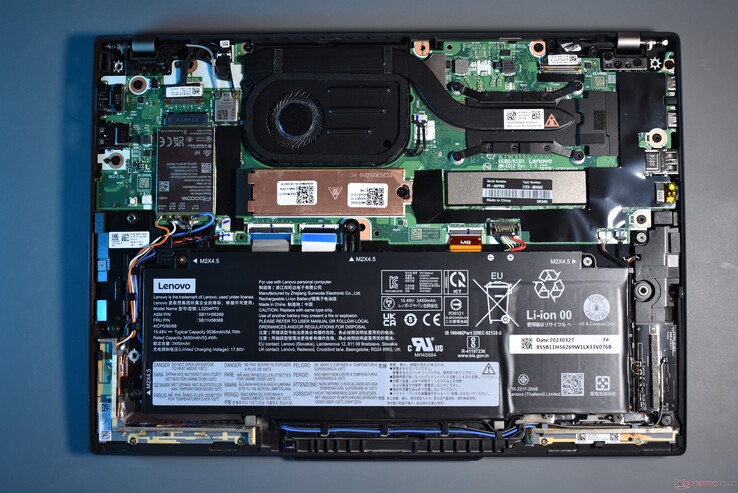 Lenovo ThinkPad X13 Gen 4: interni
