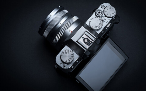 La Fujifilm X-T30 II è dotata di numerosi controlli tattili sulla parte superiore e posteriore, che si rivolgono ai flussi di lavoro della fotografia tradizionale. (Fonte: Fujifilm)