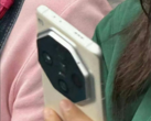 L'alloggiamento della fotocamera di Oppo Find X7 Pro sembra essere colossale (immagine via Weibo)