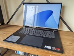 La RAM da 8 GB saldata rende la serie Dell Inspiron 16 7630 e 7635 2-in-1 una raccomandazione difficile da seguire