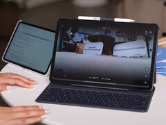 Il Redmi Pad 2 Pro con l&#039;accessorio tastiera staccabile e la Redmi Smart Pen. (Fonte immagine: Xiaomi)