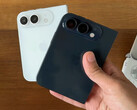 Lo smartphone pieghevole potrebbe finire per chiamarsi iPhone Duo. Nella foto: modelli di prototipi dello smartphone basati sulle indiscrezioni.