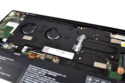 ThinkPad Z13: sistema di raffreddamento con due piccole ventole