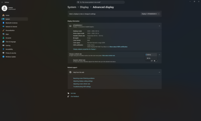 Impostazioni avanzate del display di Windows con opzioni di frequenza di aggiornamento