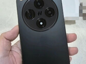 Il Find X8 assomiglia a molti altri smartphone Oppo recenti. (Fonte immagine: Douyin via @feni_book)