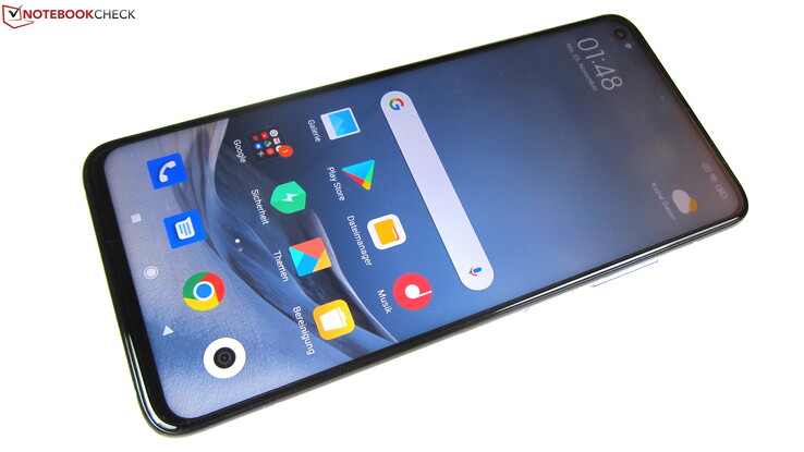 Pannello IPS: A differenza del Mi 9T, non c'è il display AMOLED sul Mi 10T. Pertanto, il lettore di impronte digitali non è più nel display, ma nel pulsante di accensione.