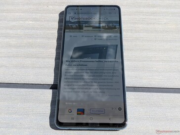 Samsung Galaxy A52 LTE alla luce diretta del sole