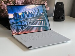 Recensione di Dell XPS 16 9640. Dispositivo di prova fornito da Dell Germania.