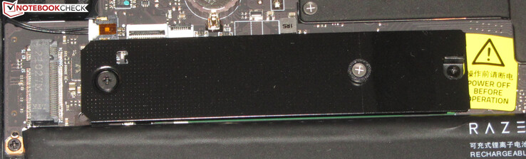 Il Blade ha uno slot vuoto per un secondo SSD NVMe.