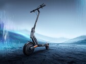 Lo Xiaomi Electric Scooter 4 Ultra ha un'autonomia fino a 70 km (~43 miglia) con una singola carica. (Fonte: Xiaomi)