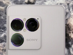 Il prossimo smartphone Xperia 1 di Sony in uno dei suoi quattro colori di lancio roumatizzati