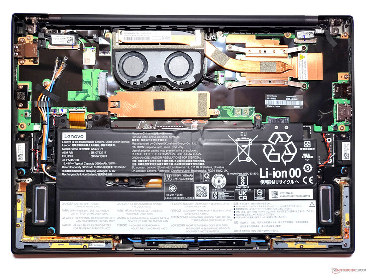Vista dell'interno: Lenovo ThinkPad X1 Carbon Gen 10