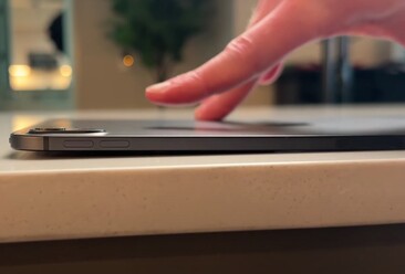 iPad Pro 2024 da 11 pollici dopo i primi test di piegatura.