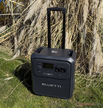 Bluetti Elite 400 è dotato di un manico telescopico...