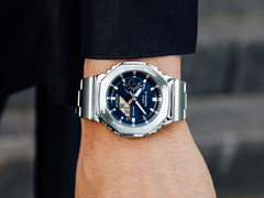 Il presunto nuovo modello Casio avrà un design simile a quello del GM-2110D-2B (nella foto), con un colore del quadrante diverso, probabilmente beige/marrone. (Fonte: Casio)