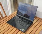 Lo schermo lucido del Lenovo Legion 5 15AGP11.