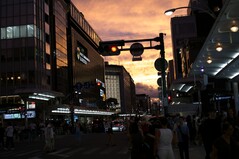 Lumix S5-II: il bracketing HDR potrebbe avere senso qui, ma la sua importanza non va sopravvalutata, nello specifico per via delle persone in movimento in questa scena e, più in generale, perché ormai anche le fotocamere compatte offrono una gamma dinamica sempre più ampia