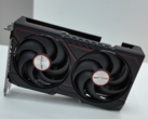 Il modello Sapphire Pulse RX 9060 non-XT qui presentato è una scheda piuttosto piccola. (Fonte immagine: Technosaurus su YouTube, modificato)