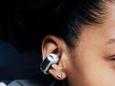 Le Open Ear Clips TWS presentano uno dei design più insoliti di Bose. (Fonte: MySmartPrice)