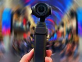 Insta360 Luna Pro avrà una singola telecamera (immagine modificata di Insta360 Luna Ultra).