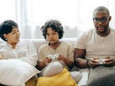 Sia i genitori che i bambini preferiscono i regali natalizi di gioco. (Fonte: Pexels/Ketut Subiyanto)