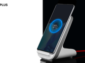 Il OnePlus Warp Charger 50 Wireless Charger può ricaricare il OnePlus 9 Pro in meno di un'ora. (Fonte: OnePlus)