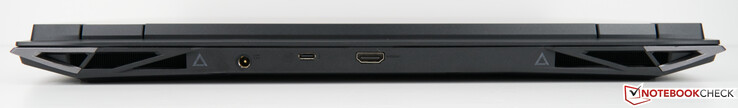 Posteriore: connettore di alimentazione, USB-C (Thunderbolt 4), HDMI 2.1