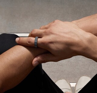 L'anello Even R1 funge da telecomando per gli occhiali.