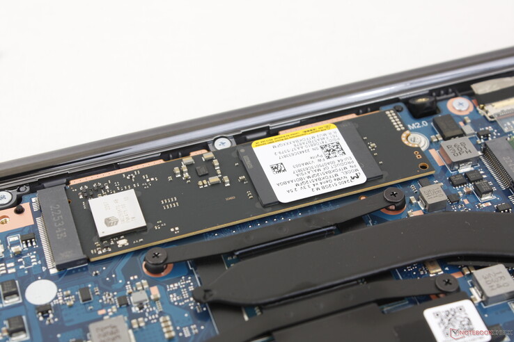 Il sistema supporta fino a un'unità SSD M.2 PCIe4 x4 NVMe interna, senza diffusore di calore