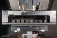 Quando il riscaldamento supera la temperatura di finitura dell'austenite (Af), la lega nichel titanio recupera la sua forma iniziale. (Fonte immagine: ScienceDirect)