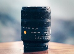 Thypoch vuole offrire un obiettivo zoom f/2.8 a un prezzo accessibile.