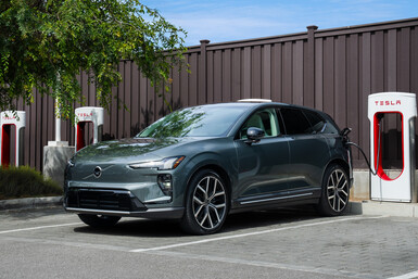 A partire dal quarto trimestre del 2026, i conducenti di modelli Volvo completamente elettrici, come la compatta EX30, potranno utilizzare più di 20.000 Supercharger Tesla in tutta Europa direttamente tramite l'app per smartphone di Volvo