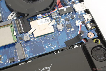 Slot secondario M.2 2280 PCIe 3 se gli utenti vogliono aggiungere un altro SSD