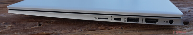 microSD, USB-C (Power Delivery, DP 1.4, 10 Gbit/s), USB 3.2 Gen1, HDMI 2.0, alimentazione