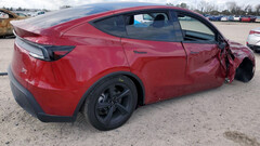 La Model Y del 2026 è già stata protagonista di un grave incidente senza danni alla gabbia passeggeri. (Fonte: Copart)