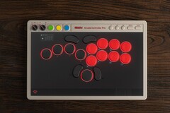 Il nuovo Arcade Controller Pro di 8BitDo è dotato di un display integrato con il software Ultimate incorporato.