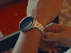 Potrebbero essere in arrivo nuovi cinturini per smartwatch Amazfit Active 2, tra cui un&#039;opzione in metallo (nella foto). (Fonte: Amazfit via Instagram)