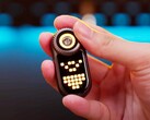 LoopDot combina una torcia elettrica con un display a matrice di punti. (Fonte: LoopGear)