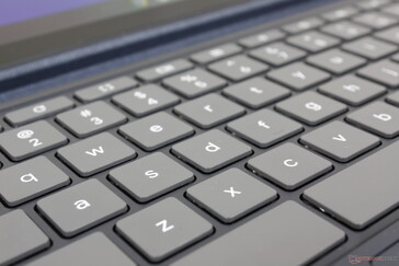 La base piatta della tastiera non può essere angolata a differenza della tastiera Surface Pro o della tastiera HP Chromebook x2 11