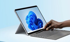 Sembra che un vero Surface Pro X di prossima generazione potrebbe essere in sviluppo, Surface Pro 8 nella foto. (Fonte immagine: Microsoft)