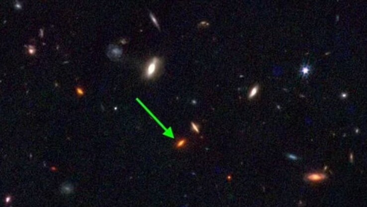 Galaxy ZF-UDS-7329, formatosi 800 milioni di anni dopo il Big Bang, è così grande che non dovrebbe esistere secondo il modello cosmologico standard. (Immagine: NASA JWST)